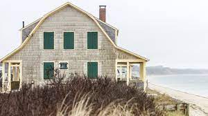 14 Coastal Paint Shades That Will Bring