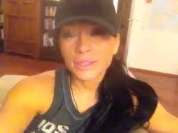 Sarah Hoey's Instagram, Twitter & Facebook