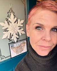 Brenda Jager's Instagram, Twitter & Facebook