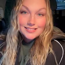 Molly Dunbar (@Cant_GetEnuff)