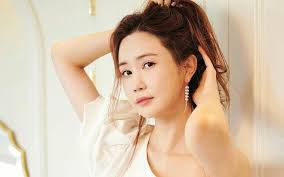 Nữ hoàng dao kéo' Lee Da Hae giảm cân nhờ ngô và khoai lang