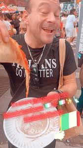 San Gennaro NYC 🇮🇹🇮🇹🇮🇹🇮🇹 it’s amore! #littleitaly  #italiansdoitbetter #Pizza