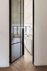 stalen deur met fume grafiet glas in 2021 schuur ramen thuis huis interieur