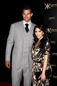 Kanye west appeared to relive a version of his wedding to kim kardashian during his latest donda listening party, and fans couldn't believe their eyes. Kim Kardashian And Kris Humphries Marry The 411 On The Wedding The Washington Post