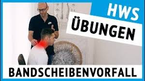 Nach einem sogenannten bandscheibenprolaps schrecken viele patienten vor einer sportlichen betätigung zurück. Bandscheibenvorfall Hws 3 Ubungen Fur Zu Hause Sofort Anwendbar Youtube