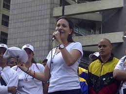 Luz Fanny Velez (@_lfvr)