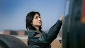 00後美女加入解放軍，14億人暴動了- 娛樂台- 香港高登討論區