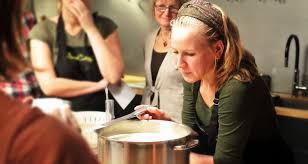 La pasión por la calidad y la innovación siempre ha motivado a arrital a poder crear nuevos ambientes, nuevos diseños actuales y modernos con los que todos los usuarios estén cómodos en la. Cursos De Cocina En Valencia Love Valencia