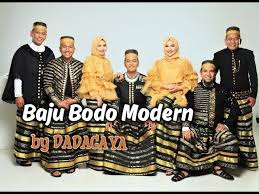 .xxl baju muslim modern gamis batik wanita modern gamis murah bagus gamis batik modern kondangan,gaun pesta,gamis terbaru 2021 modern lebaran,baju gamis murah dan bagus,gamis remaja pengiriman dari. Baju Bodo Modern By Dadagaya Collection Youtube