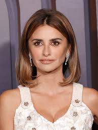 26 Short Hairstyles for Women Over 50 That Are So Timeless