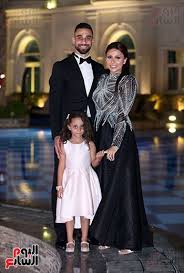 — amr arafa (@aarafa) july 31, 2021. ÙÙˆØªÙˆØ³ÙŠØ´Ù† Ø¹Ø§Ø¦Ù„ÙŠ Ù„Ø«Ù„Ø§Ø«ÙŠ Ø§Ù„Ø£Ù‡Ù„ÙŠ ÙÙŠ ÙØ±Ø­ Ø­Ù…Ø¯ÙŠ ÙØªØ­ÙŠ