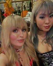 Had the best time at @wonderlandbarnyc with the amazing @_chlo.cm_  ❤️🖤🎃👻🦇 Halloween is probably my favorite holiday, I love seeing all the  spooky decor this time of year! 🪦🧟‍♂️ #spookyseason #nycbars  #nycrestaurants #