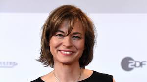 Berliner Helferin überzeugt bei ratloser Flüchtlingsdebatte