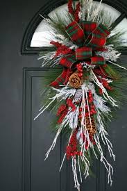 1001 Ideen Neue Weihnachtsgestecke Selber Machen Weihnachtsgestecke Weihnachten Dekoration Weihnachtskranze Diy