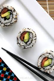 California Rolls Au Saumon Et A L Avocat En 2020 Avec Images Alimentation Recette Aperitif Cuisine Japonaise