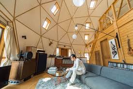 Tiny And Cozy Home In A Geodesic Dome Geodesic Dome Homes Geometric Dome Geodesic Dome