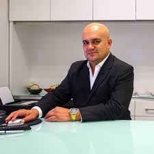 Dr. Carlos Martinez Ceja/ Ginecólogo