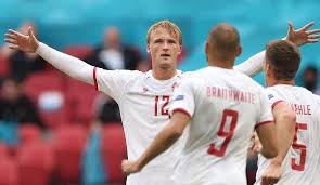 Eriksen schickt eine nachricht mit applaus und dänemarks fahne. Wales Vs Danemark Achtelfinale Das 0 4 Zum Nachlesen Im Liveticker