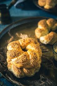 Turkish Bread Simit Is A Tender Bread Encrusted With Sesame Seeds Which Is Served With Salad Feta Cheese Tea An Simit Recipe Recipes Breakfast Quiche Recipes
