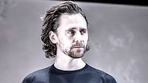 𝐊𝐢𝐭 𝐊𝐚𝐭꧂™ (@gothqm_)