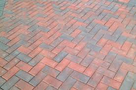There are numerous clay paver patterns including basket weave, running bond, stack bond and herringbone, and stretcher bond. Paving Pattern Ideas Australian Paving Centre Gawler