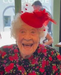 SHE JUST TURNED 101: Take a second to wish Ms. Ferrill a happy birthday  https://www.11alive.com/article/news/nation-world/police-officers-surprise-woman-with-special-101st-birthday-celebration/507-01dc6ba8-852e-48bb-a291-5501b3a47c32?utm_medium  ...