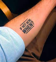 Erkekler Icin Yazi Dovmeleri Yazi Dovme Modelleri Dovme Sanati Motivational Tattoos Tattoos For Guys Small Tattoos For Guys