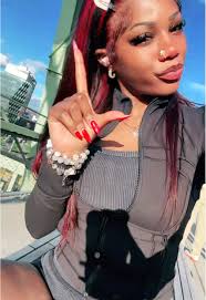 Rose Monroe Look Like Star