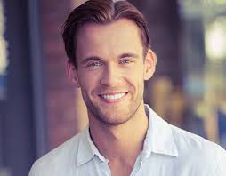 Makowski Projects :: Photos, videos, logos, illustrations and branding ::  Behance