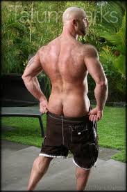 Hairy big muscle bodybuilder Tatum Parks jerks out a huge cum load – Men  for Men Blog