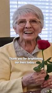 Pin nic in spiaggia per il 10 compleanno di Benedetta #flowers #beach...