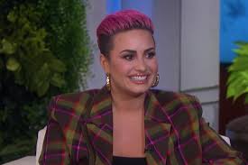 Demi lovato is opening up more about why she cut her hair so short late last year. 6lmo6wlezfxsmm