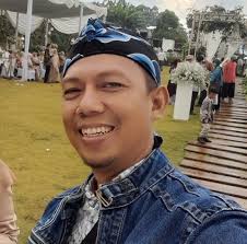 Belajar bahasa jawa yuk. Beberapa gambarku yg lalu pernah mengartikan  wadul, taueruh dan luman. Kali ini pepatah jawa: isuk dele sore tempe. Ada  juga yg menulis esuk dele sore tempe bengi mendoan.