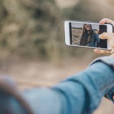 This is the first known selfie taken by robert cornelius in 1839. Neue Studie So Wirken Sich Selfies Auf Den Charakter Aus Fit For Fun