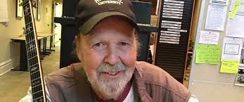 Banjo Hall of Famer Alan Munde looks back