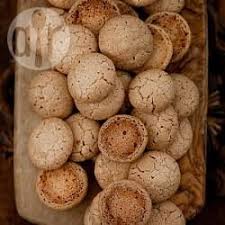 Amaretti Almond Macaroons Recipe Amaretti Cookie Recipe Macaroon Recipes Almond Macaroons