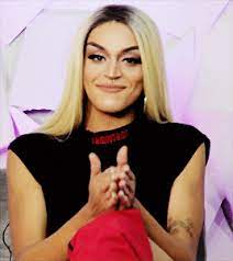 When yan hayashi, pabllo vittar's manager called me asking if i could direct this video featuring charli xcx and make everything happen in less. Latest Pabllo Vittar Gifs Gfycat