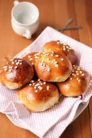 Recette De Petites Brioches Au Sucre Recette Petite Brioche Recette Sans Cuisson Brioches