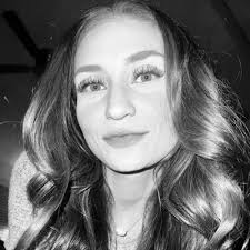 Sara Boggs (@litttttlebit)