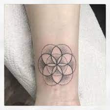 Sie schimmern und glitzern und haben durch das gewählte symbol zusätzlich die kraft der symbolik. 110 Blume Des Lebens Tattoo Ideen Blume Des Lebens Tattoo Blume Des Lebens Tattoos