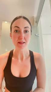 Eve Simmons (@evesimmonsjourno)