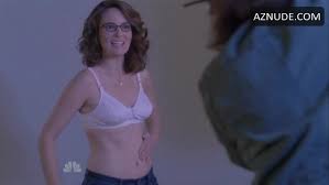 Tina Fey Underwear fragment in 30 Rock - UPSKIRT.TV