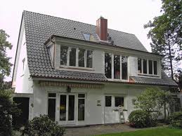 Pin Von Lie Sella Auf גגות Dachsanierung Dachgauben Hauswand