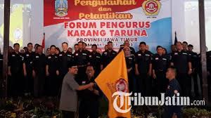 Prosesi pelantikan/pengukuhan pktk/pktc/pktl agar dilaksanakan dengan waktu tersendiri sehingga memiliki nilai politis dan strategis bagi organisasi terhadap pengurus, instansi terkait serta masyarakat luas. Pelantikan Karang Taruna Jatim Periode 2017 2022 Mulai Pembacaan Ikrar Hingga Nyanyikan Mars Tribun Jatim
