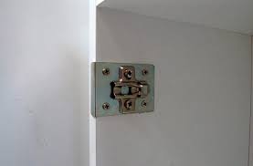 Kitchen Cupboard Door Hinge Repair Kit Includes 2 Plates And Fixing Screws Amazon Co Uk Kitchen Cabinets Repair Cupboard Door Hinges Kitchen Cabinets Hinges