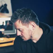 Dennis Grell's Instagram, Twitter & Facebook