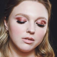 3 Holiday Makeup Looks To Try When You're Sick Of Your Usual Smoky Eye