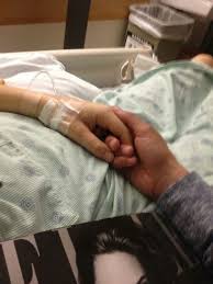 Tangan di infus umumnya menimbulkan beberapa efek samping seperti pembengkakan dan infeksi. Broken Heart