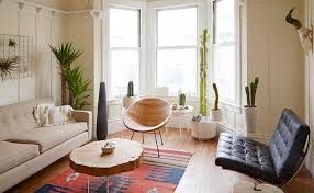 Modern Southwestern Decorating In A Living Room Design Featuring A Mid Century Moder Southwest Decor Living Room Modern Southwest Decor Mid Century Modern Room
