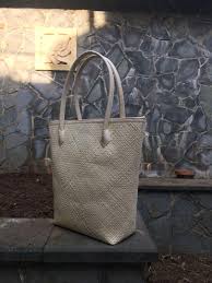 Jual beli online aman dan nyaman hanya di tokopedia. Tas Rotan Simple Fesyen Wanita Tas Dompet Di Carousell